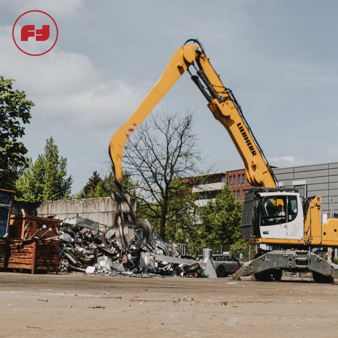 Chaos? Für uns sind das Rohstoffe – bereit fürs Recycling.♻️ ⚙️

.
.
.

#schrott
#hamburg 
 #kaltenkirchen
#metall
#recycling 
#entsorgung 
#schrotthandel
#pinneberg 
#bagger
#containerdienst 
#baustellenservice